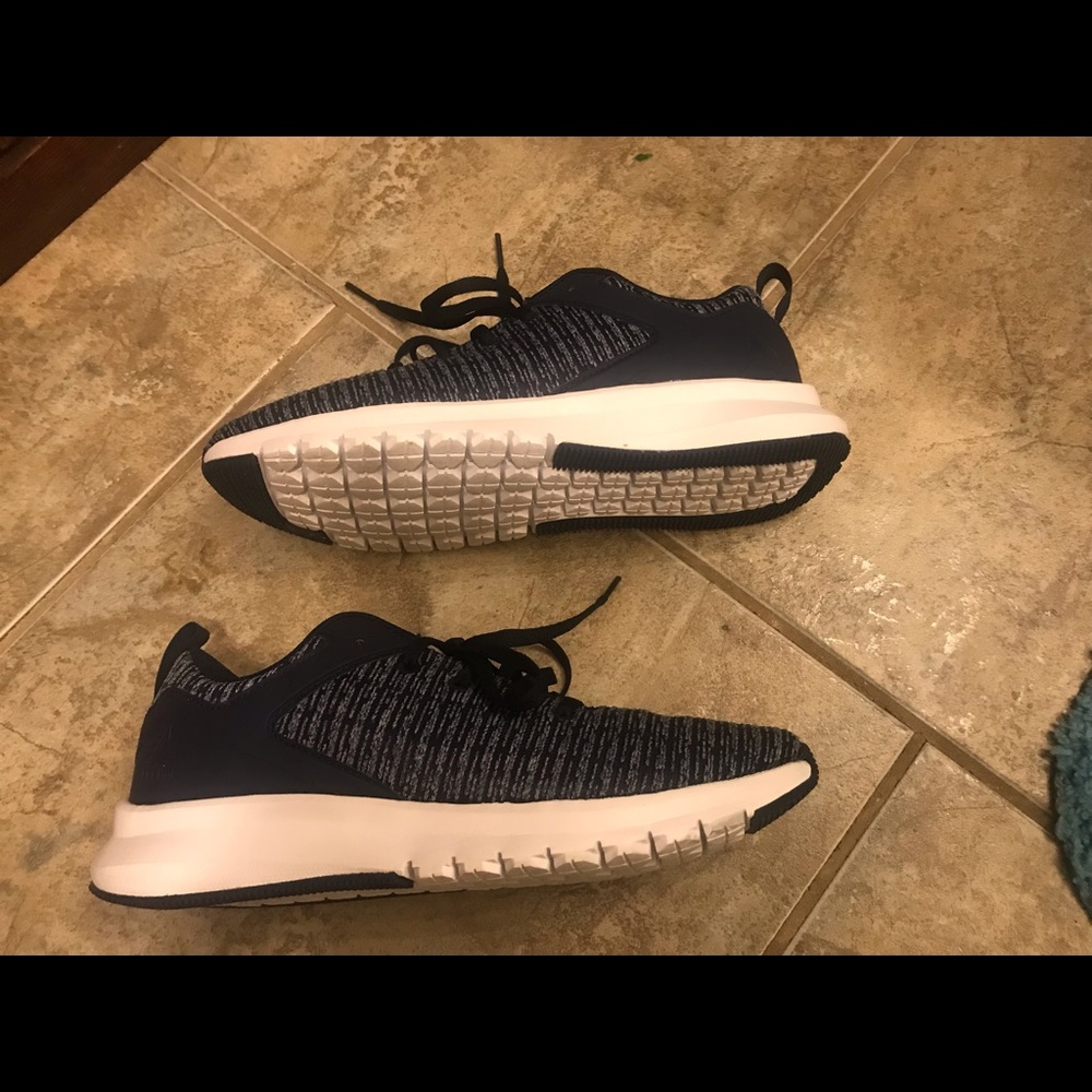 Navy Reebok Shoes - Picture 2 of 4